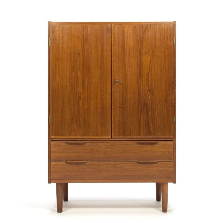 Deense vintage teakhouten kast smal model