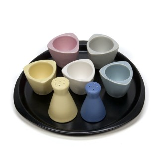 Vintage Flora Gouda set eierdoppen en peper en zout stel op serveerschaal