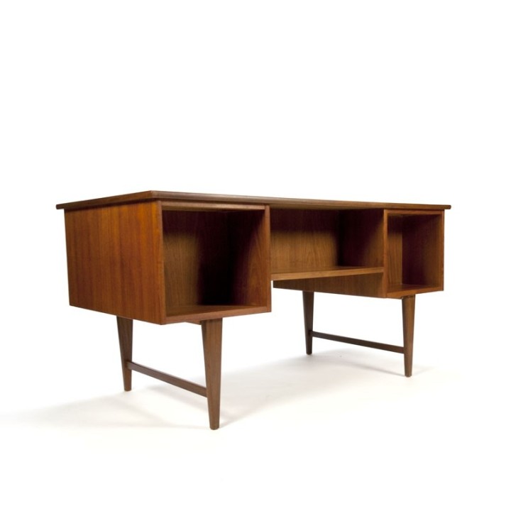 Groot vintage Deens bureau van teakhout