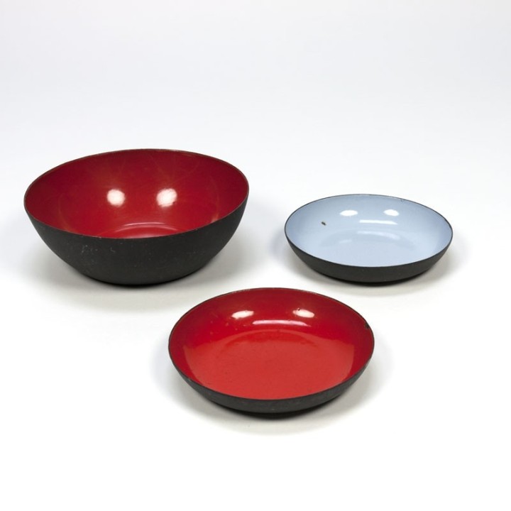 Scandinavische vintage schalen geëmailleerd metaal