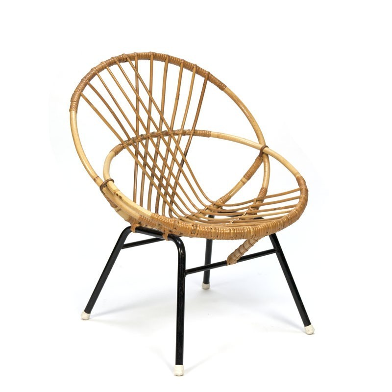 model vintage rotan stoel - Retro Studio