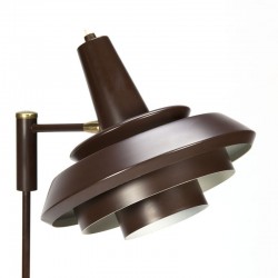 Deense vintage vloerlamp met bruin metalen kap