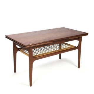 Vintage Deense uitschuifbare salontafel met rieten detail