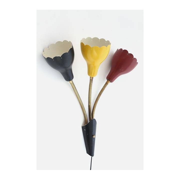 Wandlamp met 3 gekleurde kapjes 1950's - Retro Studio