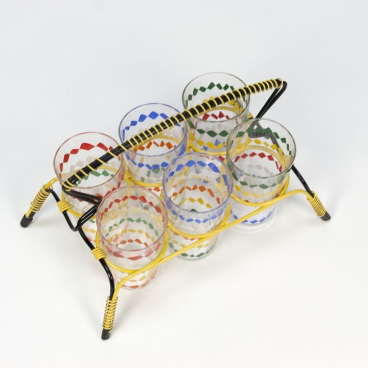 Vintage drinkglazen in houder