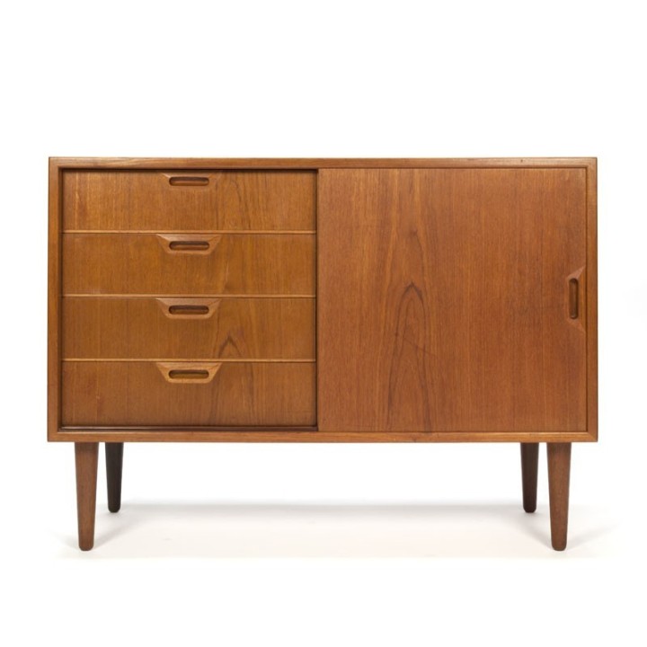 Deens vintage dressoir van teakhout klein model