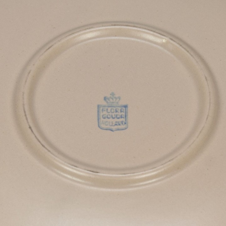 Vintage gebakstel van Flora Gouda