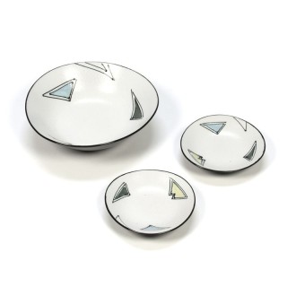 Vintage set of 3 earthenware dishes