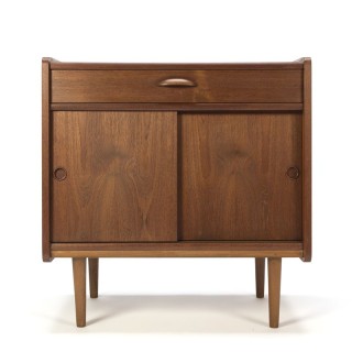 Klein vintage Deens kastje van teakhout