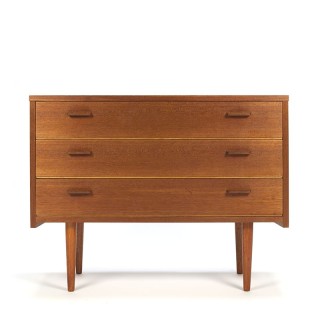 Vintage Deense smalle ladekast met 3 lades