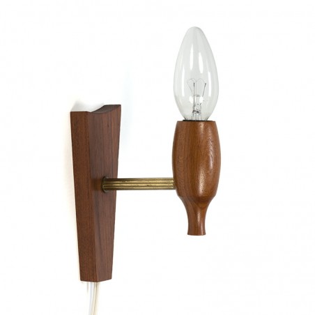 Deens vintage klein teakhouten wandlampje