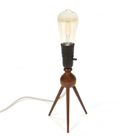 Deense vintage tafellamp op 3 poot van teakhout