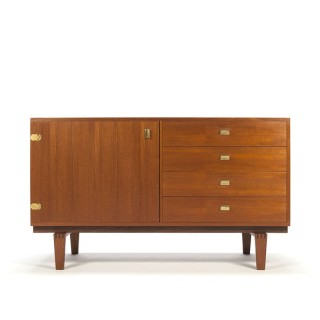 Vintage klein dressoir ontwerp Peter Løvig Nielsen