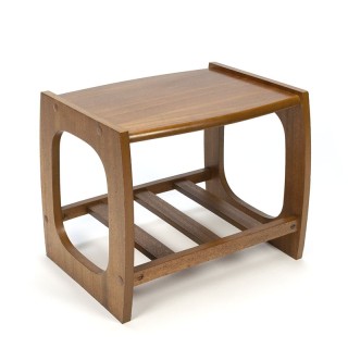 Kleine Engelse vintage bijzettafel in teak