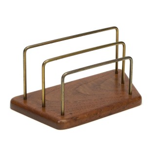 Brievenhouder vintage met teakhouten voet en messing detail