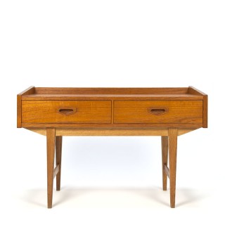 Zweeds vintage teakhouten lage model ladekast