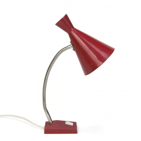 Rode vintage tafel-/ bureaulamp jaren zestig