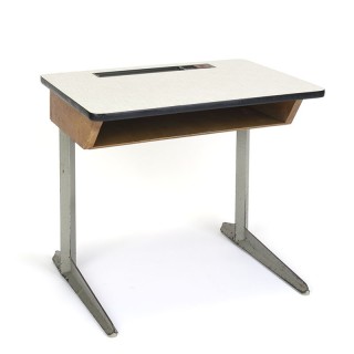 Vintage kinder schooltafeltje of bureau