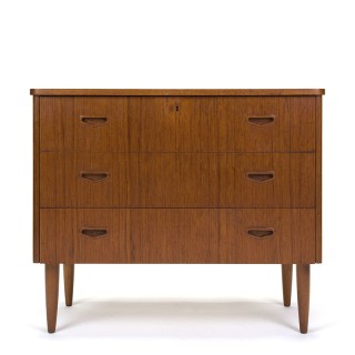 Laag model vintage Deense teakhouten ladekast