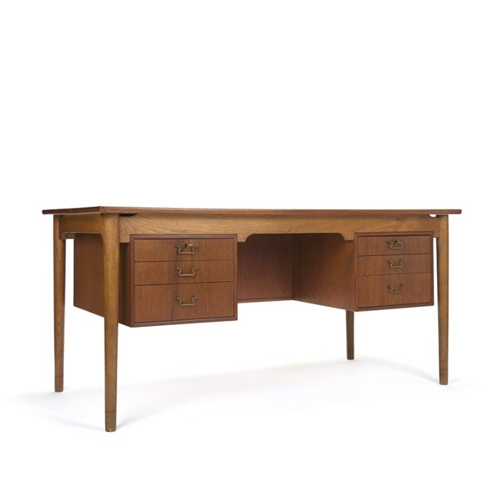 Large vintage Scandinavian writing desk in teak and oak