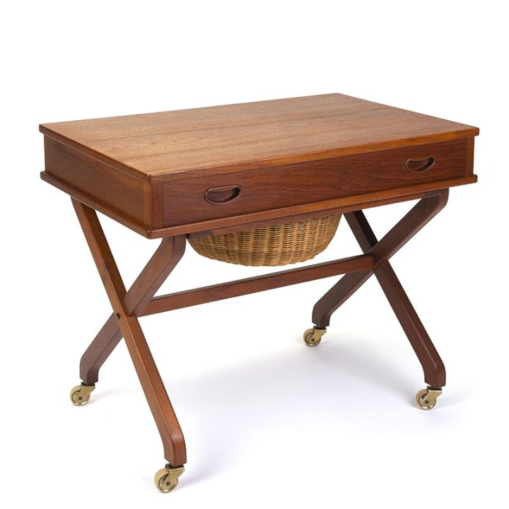 Bijzet en naaigerei tafel vintage Deens design
