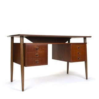 Teakhouten Deens vintage bureau met dubbel lade blok