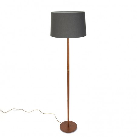 Deense vintage vloerlamp met grijze kap en teakhouten voet