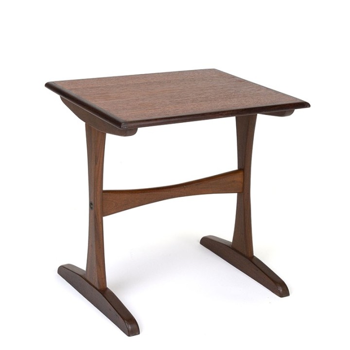 Kleine vintage bijzet of plantentafel Deens design