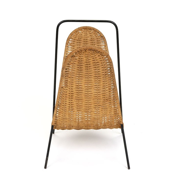 Vintage design krantenrek uit de zestiger jaren