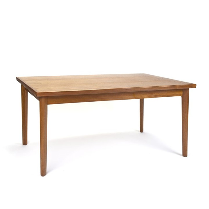 Vintage design eettafel ontworpen door Henning Kjaernulf