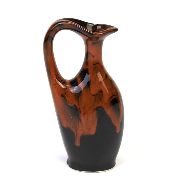 Zwart met rode vintage vaas