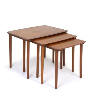 Deense teakhouten vintage set nesttafels