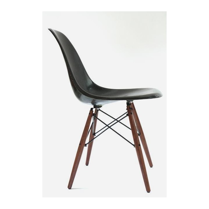 Eames kuipstoel op Dowel onderstel - Retro Studio