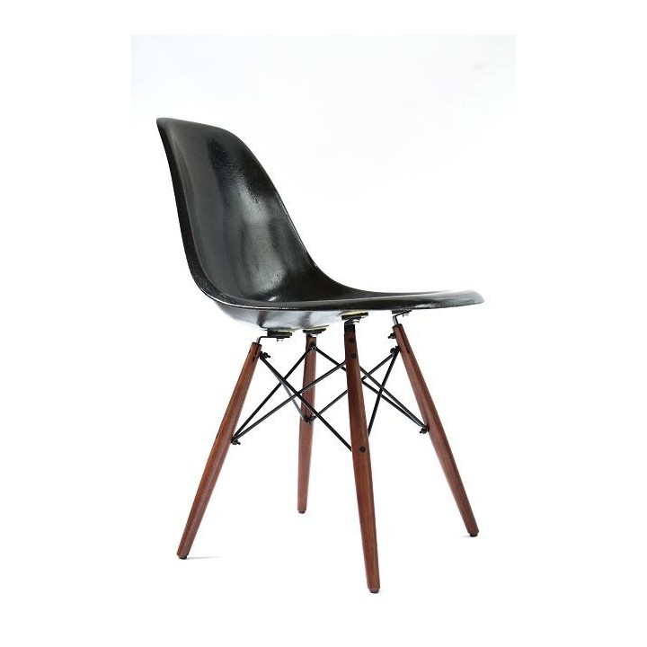 Eames kuipstoel op Dowel onderstel - Retro Studio
