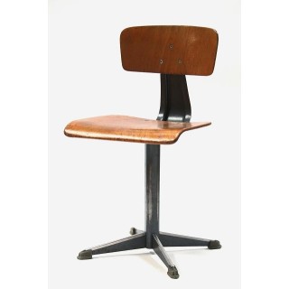 Industrieel kinder schoolstoeltje nr. 2 - Retro Studio