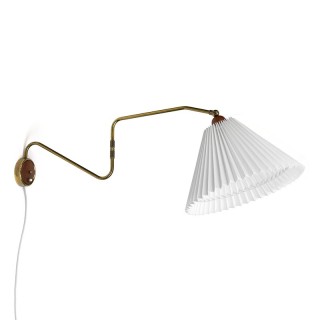 Deense vintage wandlamp met messing en teak detail