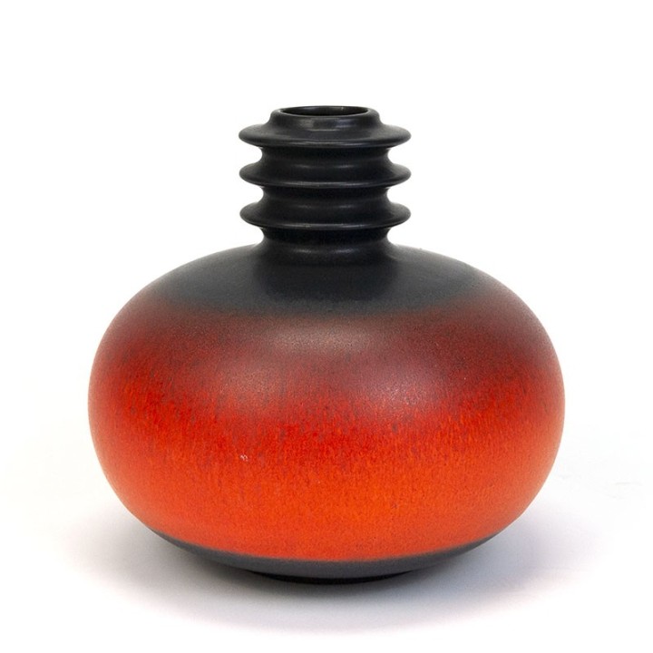 Large model West-Germany vase in black / red