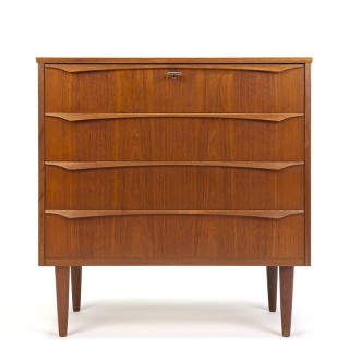 Danish vintage dresser with 4 drawers with stylish handle