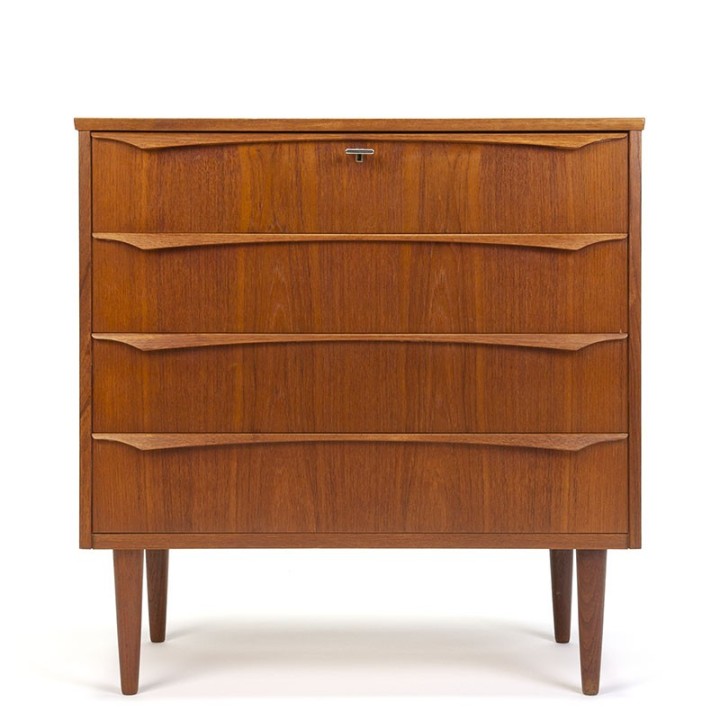 Danish vintage dresser with 4 drawers with stylish handle