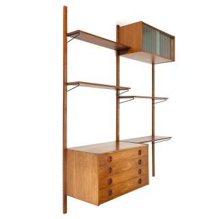 Danish vintage wall system in teak with 2 cabinets en shelves