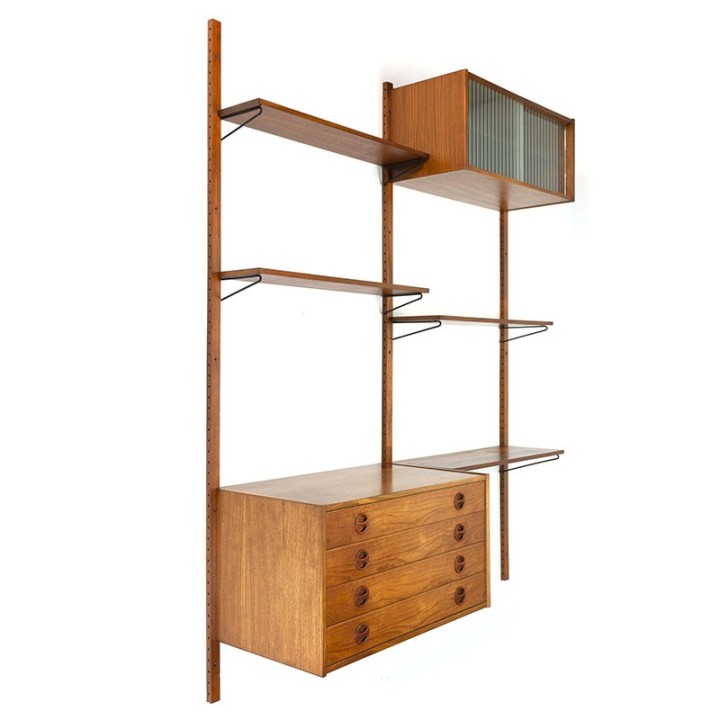Danish vintage wall system in teak with 2 cabinets en shelves