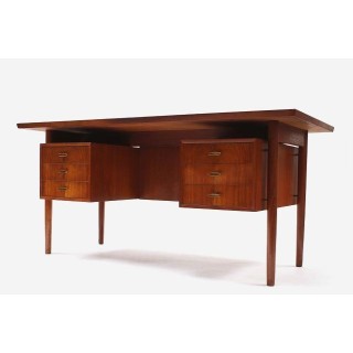 Large teak desk from Scnadinavia - Retro Studio