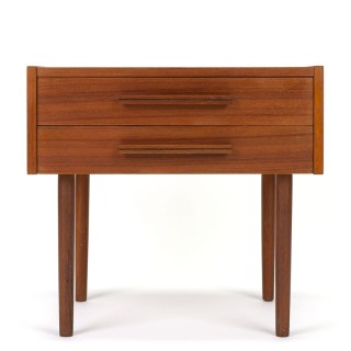 Klein model Deense vintage ladekast met 2 lades