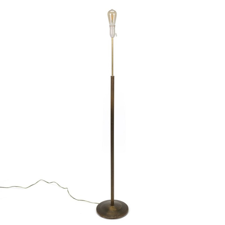 Minimalistische klassieke vintage messing vloerlamp