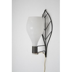 Glass wall lamp with leaf shape