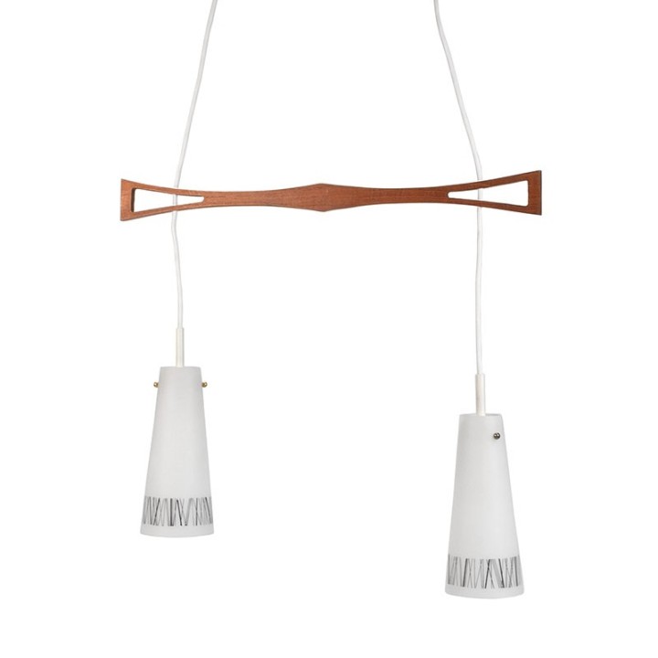 Vintage hanglamp met glazen kelken en teak bovenstuk