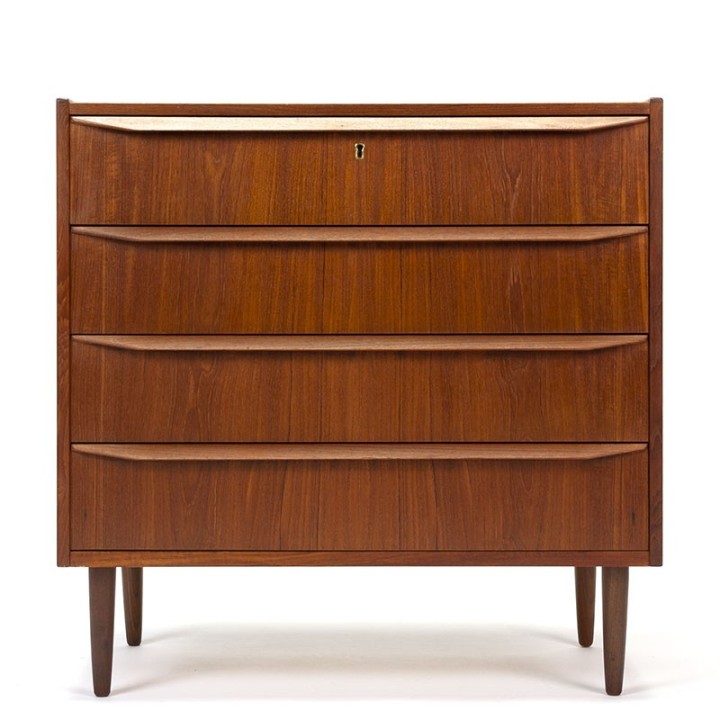 Deense vintage ladekast met 4 lades in teak