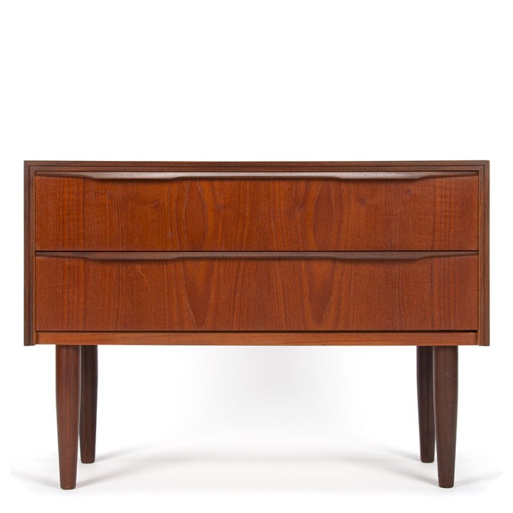 Deens vintage laag en breed model ladekast