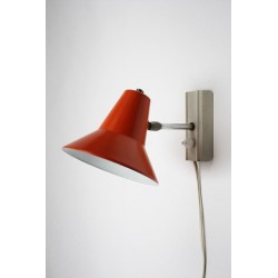 Wandlamp met oranje kap