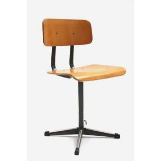 Marko children's chair on star base - Retro Studio